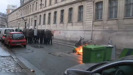 Affrontements devant le lycée Colbert