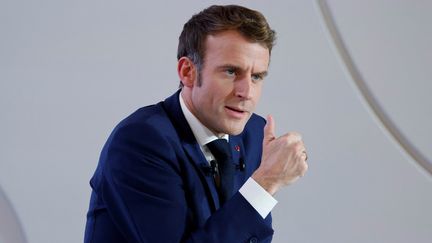 Le président de la République, Emmanuel Macron, le 9 décembre 2021 à Paris. (LUDOVIC MARIN / AFP)