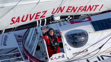 Samantha Davies est repartie lundi 14 décembre,pour boucler son Vendée Globe, hors-course.