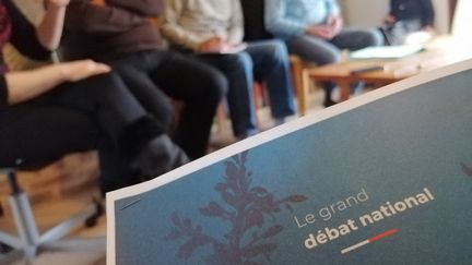 Des jeunes vont animer pendant un mois des stands de proximité, dans le cadre du grand débat national (illustration). (CYRILLE ARDAUD / RADIO FRANCE)