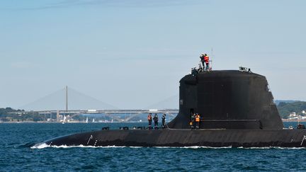 Le "Suffren", un sous-marin nucléaire d'attaque, le 13 juillet 2020, dans la rade de Brest (Finistère). (MIKAEL MAZELLA / NAVAL GROUP / AFP)