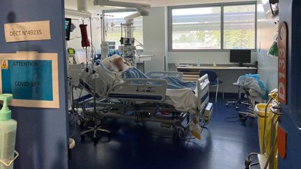 Le service de réanimation dans un hôpital de Strasbourg (Bas-Rhin). (BASTIEN MUNCH / RADIO FRANCE)