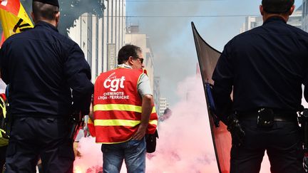 Manifestation des cheminots de la CGT le 6 juin 2016 à Lyon. (MAXPPP)