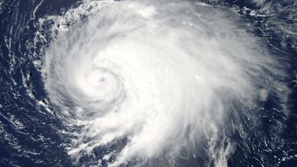 L'ouragan Leslie au-dessus de l'oc&eacute;an Atlantique, en 2012.&nbsp; (PLANET OBSERVER / UIG / UNIVERSAL IMAGES GROUP / GETTY IMAGES)