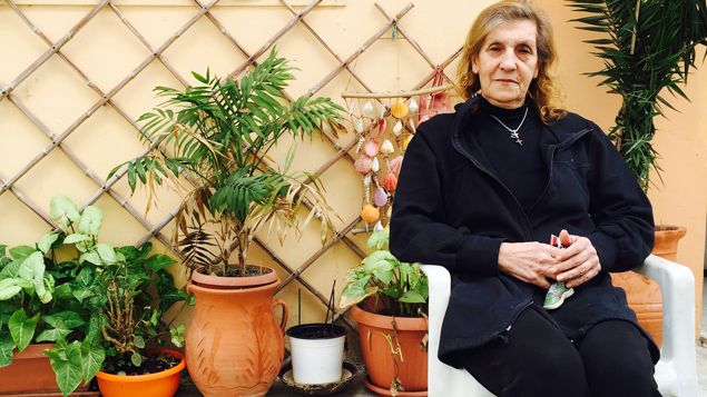 &nbsp; (Dimitra, 68 ans, privée de courant pour impayés © RF / Isabelle Chaillou)