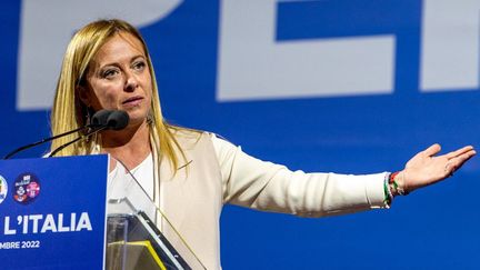 La leader du parti Fratelli d'Italia Giorgia Meloni lors d'un meeting politique, le 28 août 2022. (RICCARDO FABI / NURPHOTO via AFP)