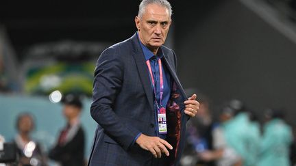 Le sélectionneur du Brésil Tite lors du quart de finale de Coupe du monde face à la Croatie, le 9 décembre 2022. (NELSON ALMEIDA / AFP)