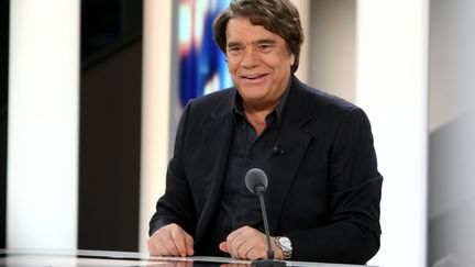 Bernard Tapie sur le plateau du 20h de France 2 le 2 avril 2010.&nbsp; ( MAXPPP)