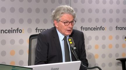 Thierry Breton, ancien commissaire européen au marché intérieur et ancien ministre de l'Économie, invité mercredi de franceinfo soir. (FRANCEINFO / RADIO FRANCE)