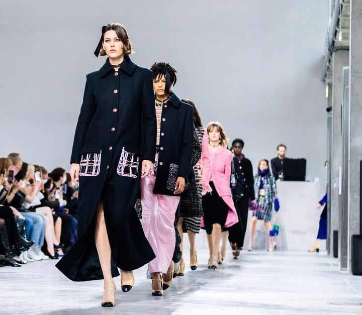 Défilé Chanel des métiers d'art au 19M, à Paris, le 7 décembre 2021 (MARGUERITE BORNHAUSER)