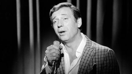 Yves Montand
 (Claude James / Ina)