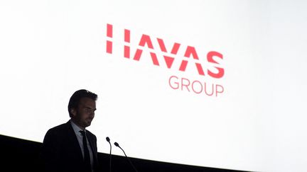 Le PDG du groupe Havas, Yannick Bolloré, s'exprime&nbsp;lors de l'assemblée générale de l'entreprise, à Paris, le 19 avril 2018. (ERIC PIERMONT / AFP)