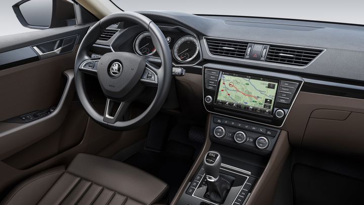 &nbsp; (Skoda Superb - intérieur)