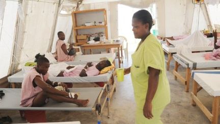 Un centre de soins de Médecins du Monde, dans un faubourg de Port-au-Prince, le 1er juin 2011 (AFP/Thony BELIZAIRE)