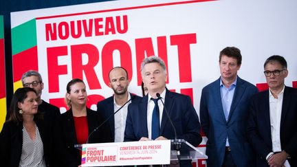 Fabien Roussel, secrétaire national du Parti communiste, avec les autres dirigeants du Nouveau Front populaire. (AMAURY CORNU / HANS LUCAS via AFP)