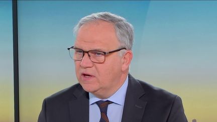 Droits de douane aux États-Unis : "Donald Trump oblige la France et l'Europe à faire corps", estime François-Noël Buffet, ministre auprès du ministre de l'Intérieur (franceinfo)