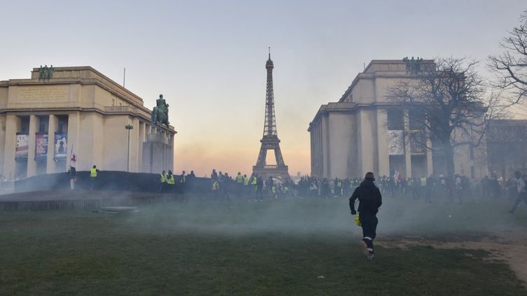 Un Policier Condamne A 8 Mois De Prison Avec Sursis Pour Des Violences Sur Des Gilets Jaunes