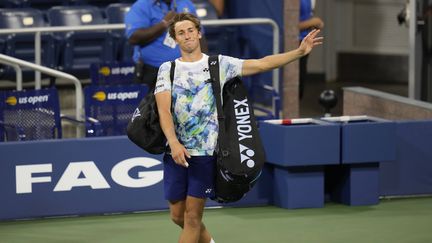 Le finaliste sortant et 5e mondial, Casper Ruud, a été éliminé dès le deuxième tour de l'US Open par le Chinois Zhizhen Zhang, le 30 août 2023, à New York. (CHARLES KRUPA / SIPA)