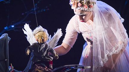 Amélie Roman dans "Les enfants c'est moi"
 (Fabien Debrabandere)