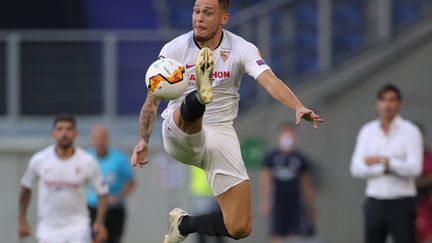 L'ailier argentin du FC Séville, Lucas Ocampos, lors du 8e de finale face à l'AS Rome (2-0), à Duisbourg.  (FRIEDEMANN VOGEL / AFP)