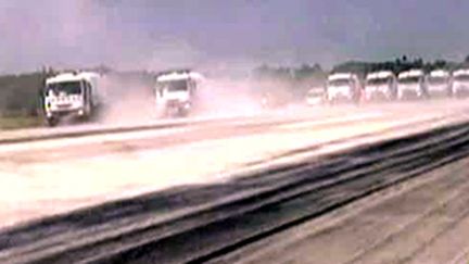 Les routes de Guadeloupe couvertes de cendres volcaniques, février 2010. (France 2)