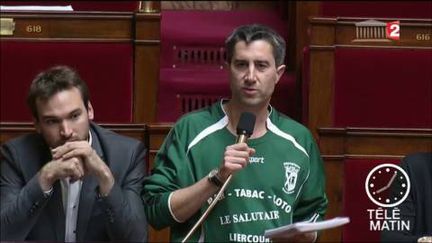 François Ruffin a récemment porté un maillot de football à l'Assemblée. (FRANCE 2)