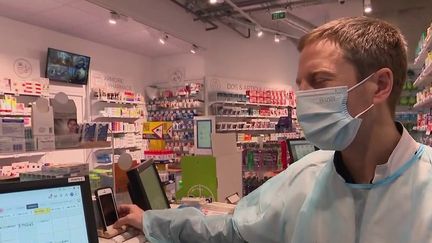 Covid-19 : afflux massif dans les pharmacies avant la fin de la gratuité des tests