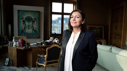 La maire de Paris, Anne Hidalgo, à l'hôtel de ville, le 24 janvier 2020. (JOEL SAGET / AFP)