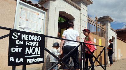 Le village de Saint-M&eacute;dard-en-Forez (Loire)&nbsp;le 29 juin 2014, o&ugrave; la maire s'oppose&nbsp;&agrave; la r&eacute;forme des rythmes scolaires. (  MAXPPP)