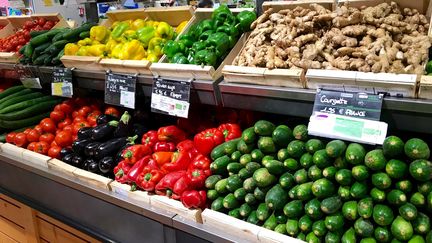 Un étalage de légumes dans un magasin bio en Bretagne en 2019. (SIXTINE LYS / FRANCE-BLEU BREIZH IZEL)