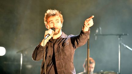 Le chanteur Renan Luce sur scène, le 3 novembre 2019 à Quimper (VINCENT MOUCHEL / MAXPPP)