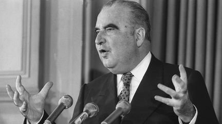 Georges Pompidou, président de la &nbsp;République, lors d'une conférence de presse à Poitiers, le 24 janvier 1974. (STF / AFP)