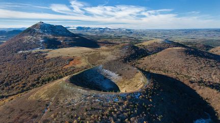 La magnifique chaîne des Puys
 (CORMON FRANCIS / HEMIS.FR)