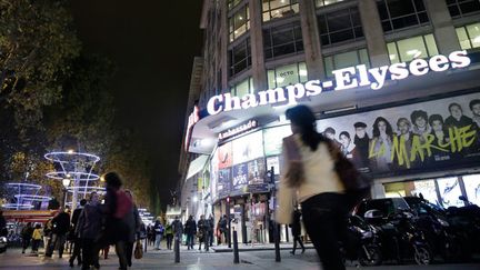 &nbsp; (L'avenue des Champs-Elysées fait déjà partie des zones touristiques à ouverture des commerces le dimanche © MAXPPP)