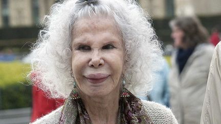 Point de souci du genre pour la duchesse d'Albe, autre milliardaire c&eacute;l&egrave;bre. A 85 ans, elle a emmen&eacute; son nouveau jeune mari en lune de miel &agrave; Paris... (TARGET PRESS / SIPA)