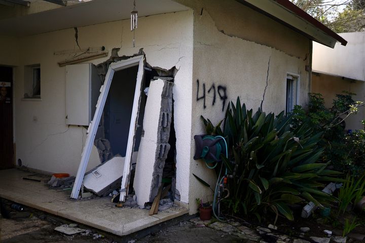 The entrance to a house in Nir Oz blown up by a powerful explosion during the attack on October 7, 2023. (PIERRE-LOUIS CARON / FRANCEINFO)