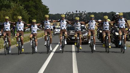 L'équipe AG2R La Mondiale a réussi sa saison, aussi bien individuellement (victoire sur Paris-Nice, podium sur le Tour), que collectivement (meilleure équipe de la Grande Boucle). (ERIC FEFERBERG / AFP)