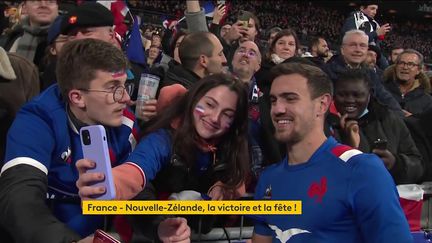 Les Bleus fêtent la victoire face aux All Blacks avec leurs fans (FRANCEINFO)