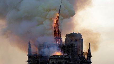 Incendie à Notre Dame de Paris : Stéphane Bern évoque "quelque chose d'insupportable"