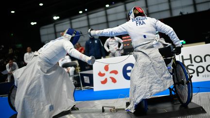 La Française Cécile Demaude lors des championnats d'Europe d'escrime fauteuil, à Paris, le 6 mars 2024. (DIDIER ECHELARD / Fédération française handisport)