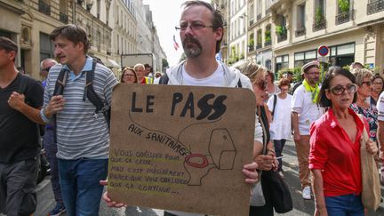 Des anti-pass sanitaires manifestent à Paris, samedi 25 septembre 2021.&nbsp; (QUENTIN DE GROEVE / HANS LUCAS / AFP)