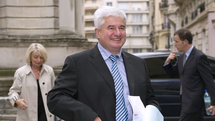 L'ancien ministre Eric Raoult, maire UMP du Raincy (Seine-Saint-Denis), &agrave; Paris, le 9 octobre 2012. (LIONEL BONAVENTURE / AFP)