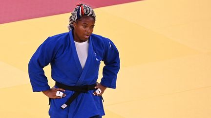 Romane Dicko après sa défaite en demi-finale à Tokyo chez les +78 kg, le 30 juillet 2021. (CHARLY TRIBALLEAU / AFP)