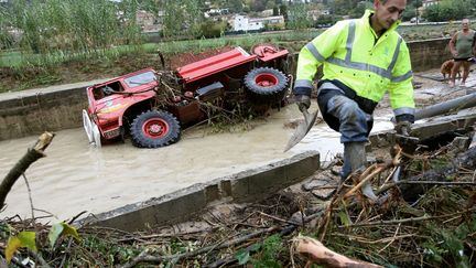 C'est l'Est du pays qui a &eacute;t&eacute; le plus touch&eacute;. (VALERY HACHE / AFP)