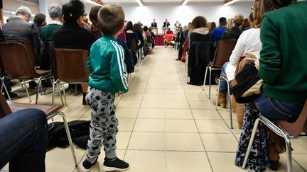 Une réunion publique a été organisée, le 4 avril 2019, par l'Agence régionale de santé avec la mairie de Sainte-Pazanne (Loire-Atlantique).&nbsp; (FRANCK DUBRAY / MAXPPP)