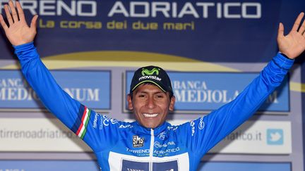 Quintana a endossé la tunique bleu du vainqueur du classement général de Tirreno-Adriatico. (DE WAELE TIM / TDWSPORT SARL)