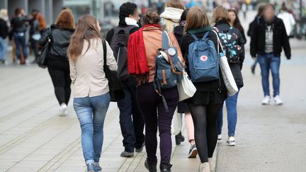 Des étudiants sur le campus de Strasbourg. Image d'illustration. (MAXPPP)