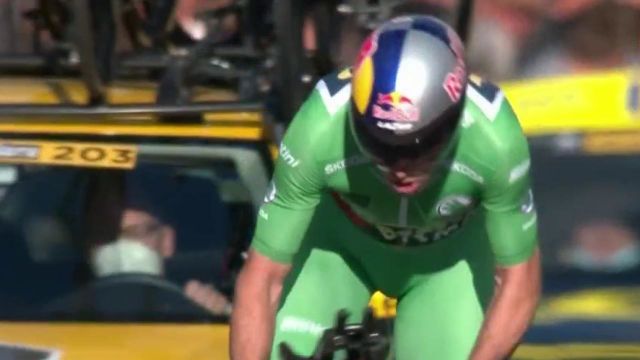 Encore une fois monstrueux dans l'exercice du contre la montre, Wout Van Aert (Jumbo-Visma) réalise le meilleur temps sur la ligne à Montluçon : il bat son coéquipier Primož Roglič pour 2"10'. Dernier coureur à s'élancer, Christophe Laporte ne fera pas mieux : Van Aert va remporter l'étape et prendre le maillot jaune de Paris-Nice.