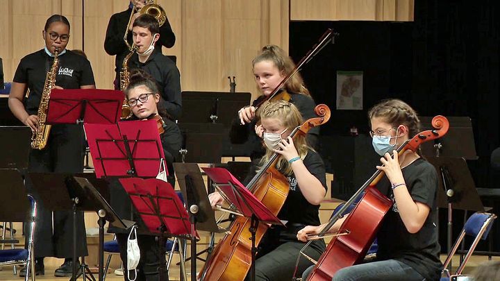 Les jeunes musiciens de l'Orchestre école de Mayenne (France 3 Bretagne)