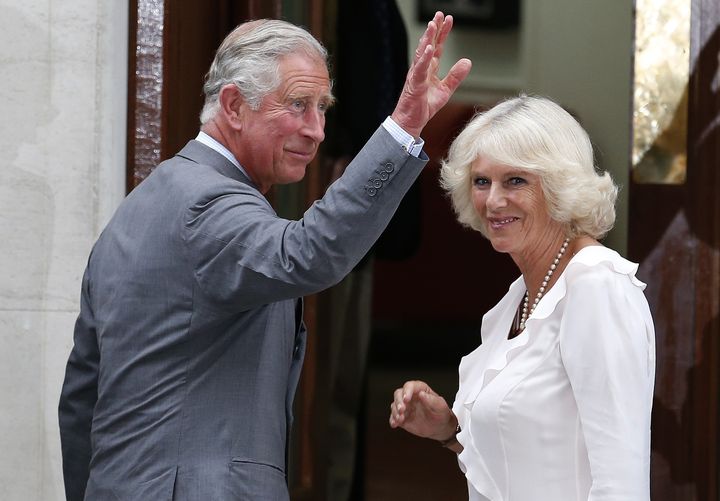 Le prince Charles et son épouse Camilla, le 23 juillet 2013, à Londres (Royaume-Uni).&nbsp; (SUZANNE PLUNKETT / REUTERS )